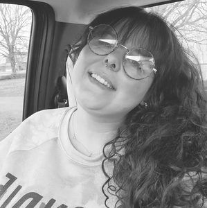 Meet your Posher, Mia